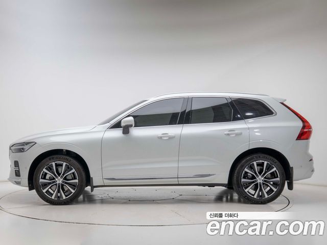 Volvo XC60 2-го поколения B6 Ultra Bright - фото 2