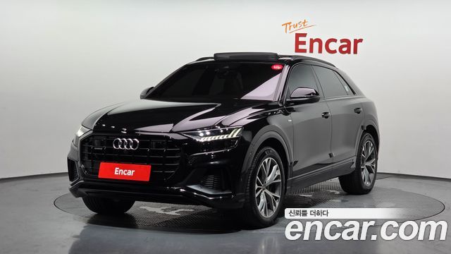 Audi Q8 55 TFSI Quattro Premium - фото 0