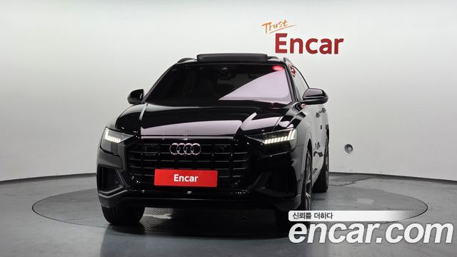 Audi Q8 55 TFSI Quattro Premium - фото 2