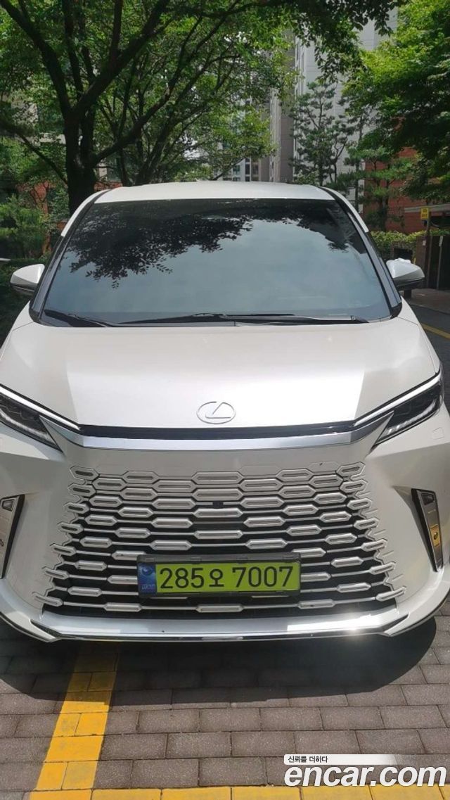 Lexus LM 2-го поколения 500h Executive - фото 0