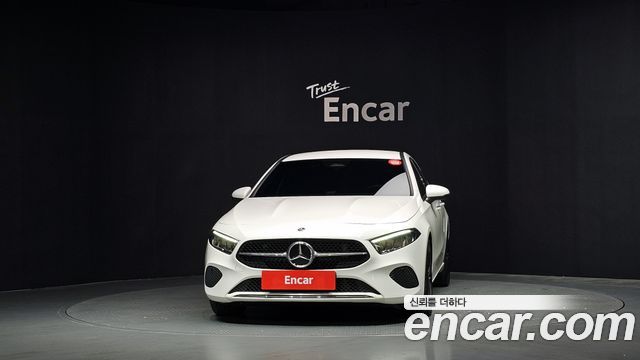 Mercedes-Benz A-Class W177 A220 Sedan - фото 2