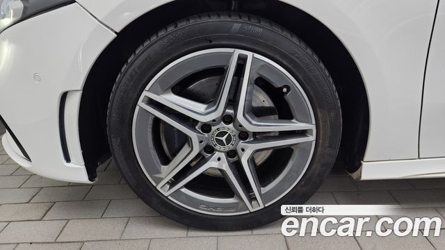 Mercedes-Benz A-Class W177 A220 Sedan - фото 4