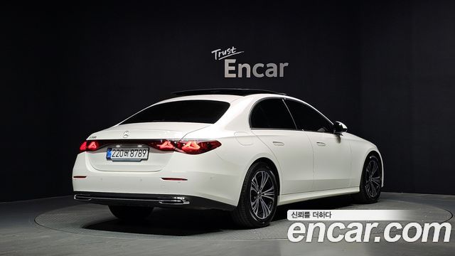 Mercedes-Benz E-Class W214 E200 Avantgarde - фото 1