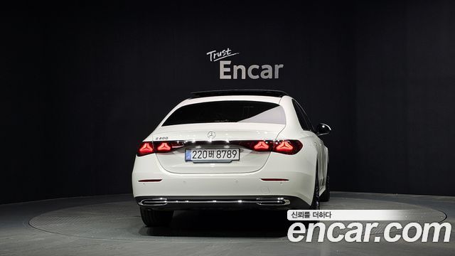 Mercedes-Benz E-Class W214 E200 Avantgarde - фото 3