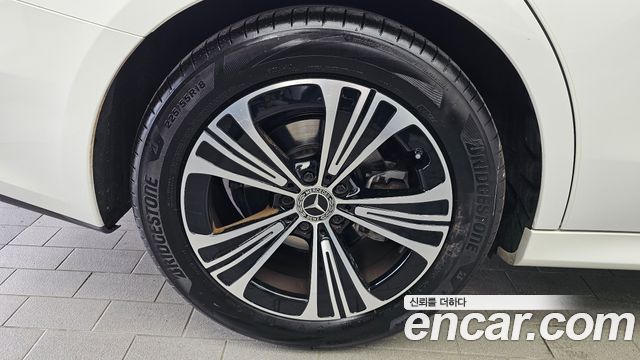Mercedes-Benz E-Class W214 E200 Avantgarde - фото 4