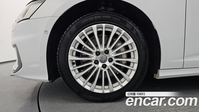 Audi A6 C8 45 TFSI Quattro Premium - фото 3