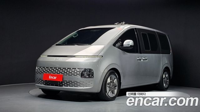Hyundai Staria Tourer 11-Seater Modern - фото 0
