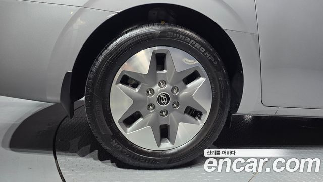 Hyundai Staria Tourer 11-Seater Modern - фото 4