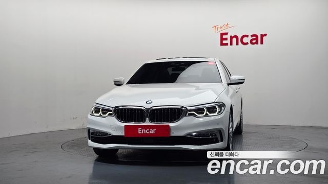 BMW 5-Series G30 520d Luxury Special Edition - фото 2