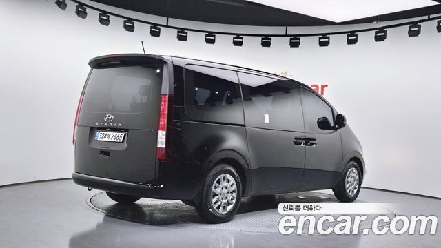 Hyundai Staria Tourer 9-Seater Modern - фото 1
