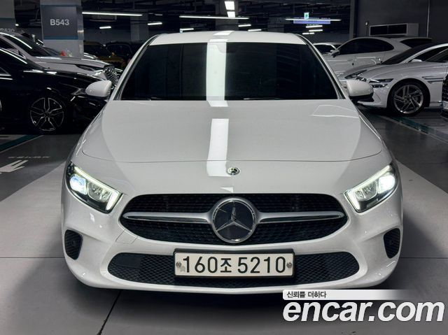 Mercedes-Benz A-Class W177 A220 Hatchback - фото 0