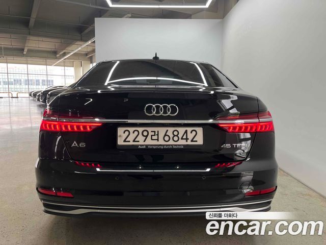 Audi A6 C8 45 TFSI - фото 2