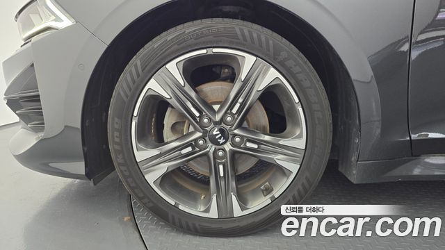 Kia K5 3-го поколения 2.0 Signature - фото 4