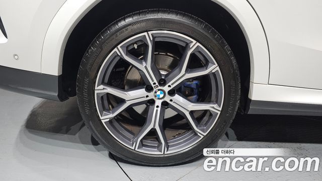 BMW X6 G06 xDrive40i M Sport - фото 4