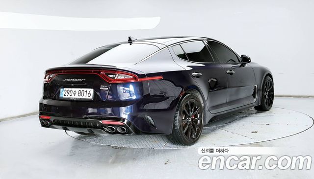Kia Stinger 2.0 Turbo 2WD Platinum - фото 1