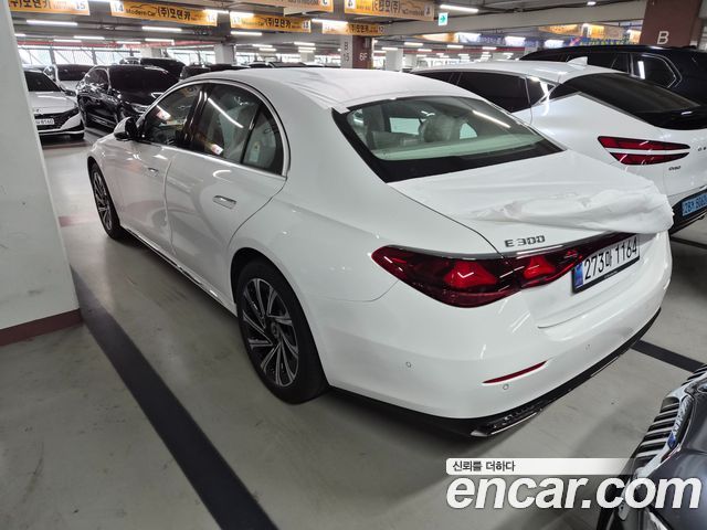 Mercedes-Benz E-Class W214 E300 4MATIC Exclusive - фото 4