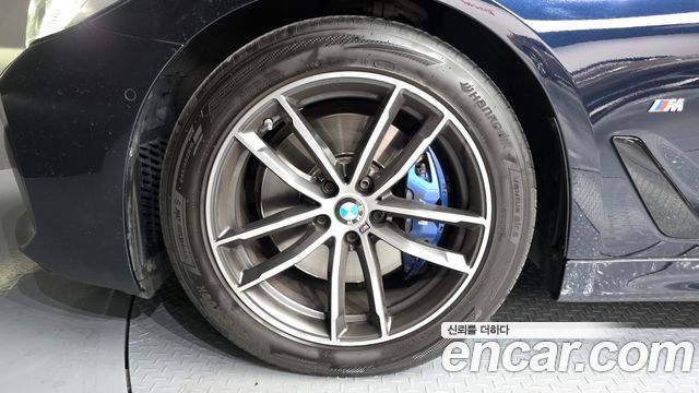 BMW 5-Series G30 520i M Sport - фото 4