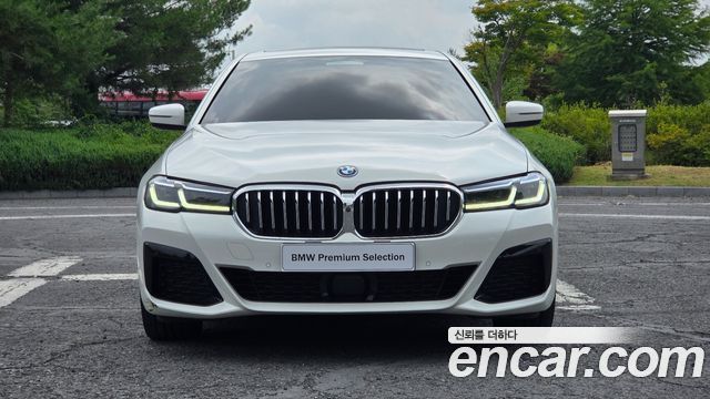 BMW 5-Series G30 530e M Sport - фото 2