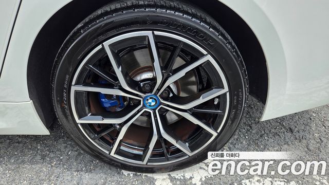 BMW 5-Series G30 530e M Sport - фото 4