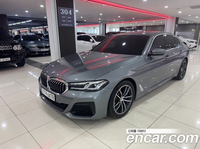 BMW 5-Series G30 520i M Sport - фото 0