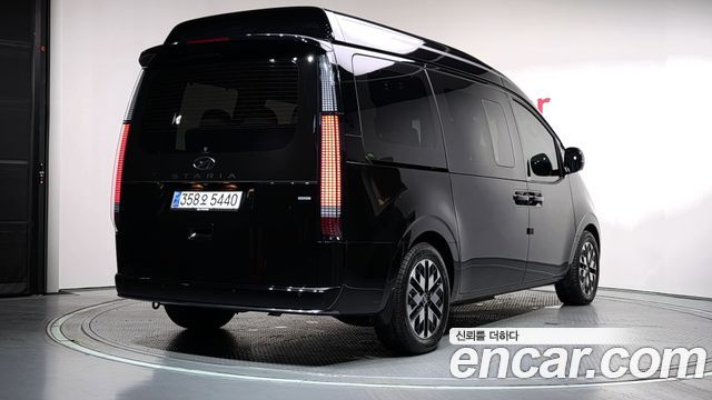 Hyundai Staria 4WD Lounge 7-Seater Limousine - фото 1