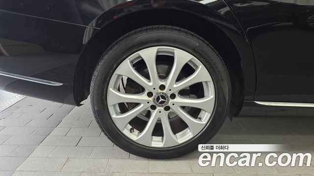 Mercedes-Benz E-Class W213 E220d Exclusive - фото 4