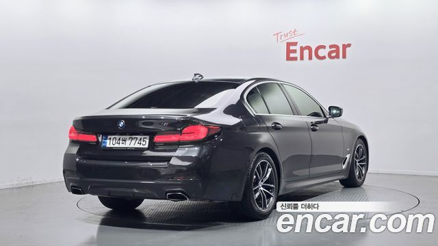BMW 5-Series G30 520i M Sport - фото 1