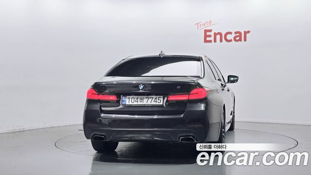 BMW 5-Series G30 520i M Sport - фото 3
