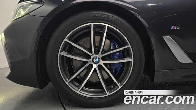 BMW 5-Series G30 520i M Sport - фото 4