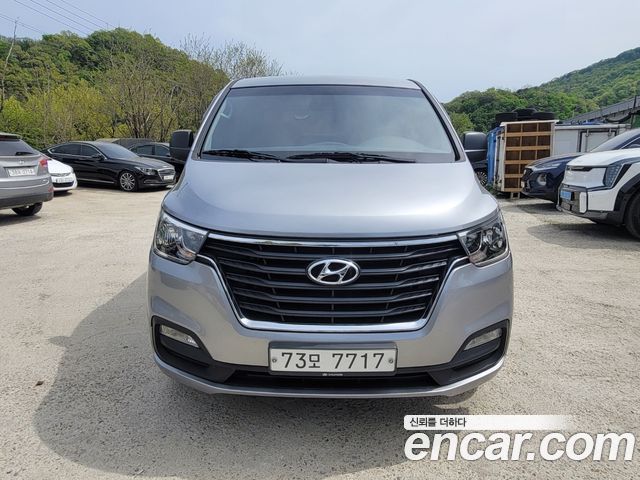 Hyundai Starex Новый Wagon 12-Seater Smart - фото 0