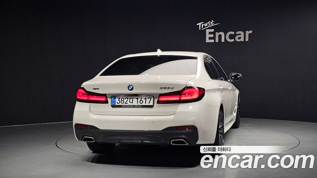 BMW 5-Series G30 523d xDrive M Sport - фото 3