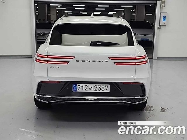 Genesis GV70 2.5T Gasoline 2WD - фото 2