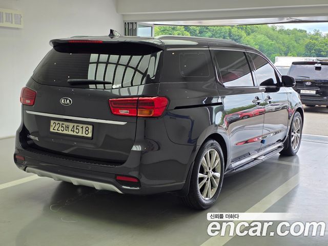 Kia Carnival Новый 9-Seater Prstige - фото 1