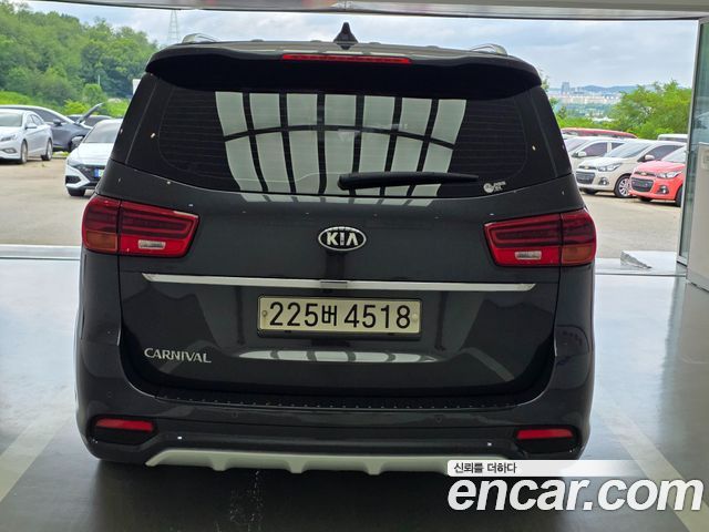 Kia Carnival Новый 9-Seater Prstige - фото 3