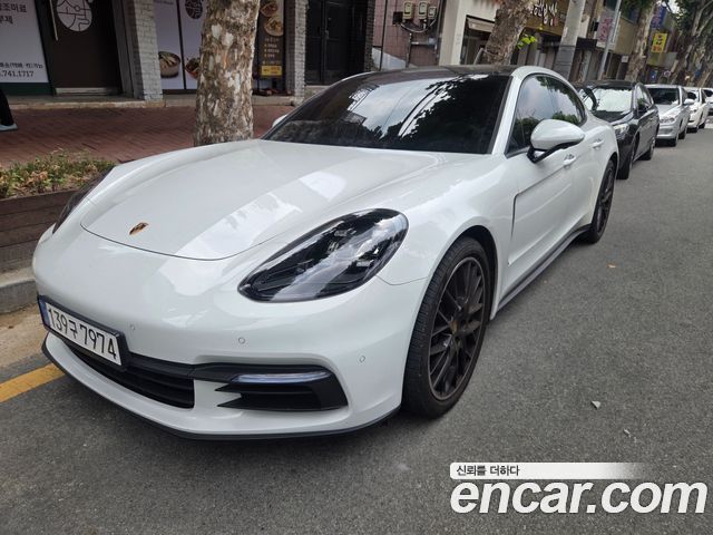 Porsche Panamera 3.0 AWD - фото 0