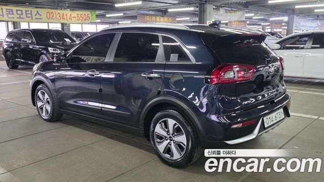 Kia Niro Prestige - фото 1