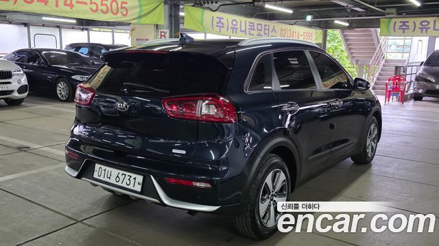 Kia Niro Prestige - фото 3