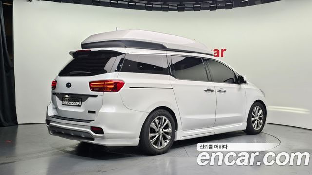 Kia Carnival Новый 9-Seater Hi-Limousine Noblesse Special - фото 1