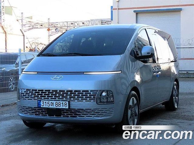Hyundai Staria Tourer 9-Seater Modern - фото 0