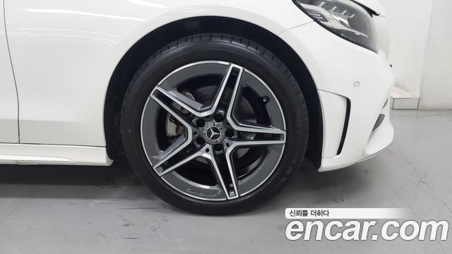 Mercedes-Benz C-Class W205 C200 AMG Line - фото 4