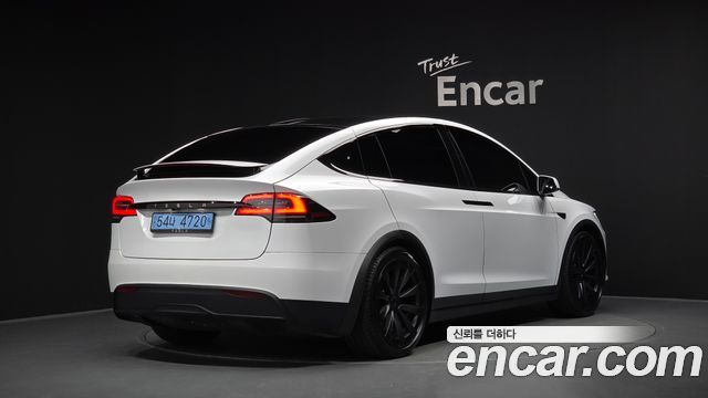 Tesla Model X AWD - фото 1