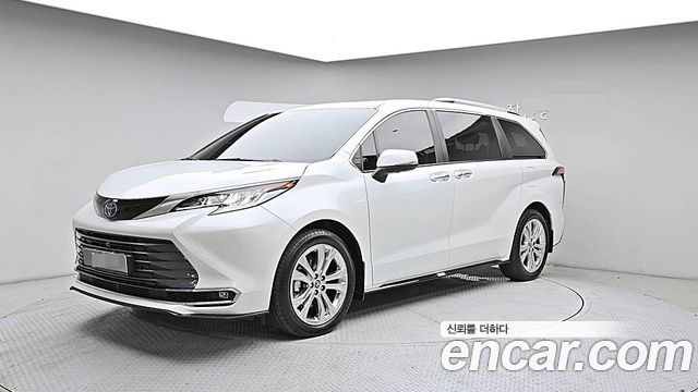 Toyota Sienna 4-го поколения 2.5 Hybrid 2WD - фото 2