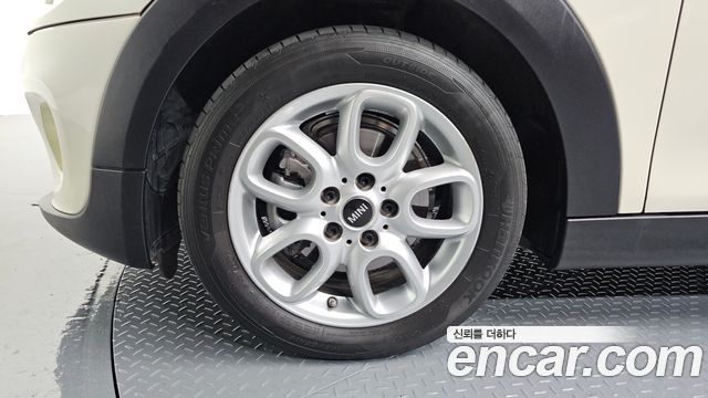 Mini Cooper 5Door HIGH 3rd - фото 4