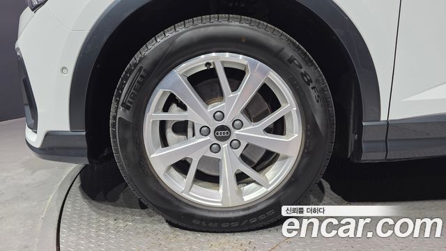 Audi Q3 F3 40 TFSI Quattro - фото 3
