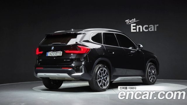 BMW X1 U11 xDrive 20i xLine - фото 1