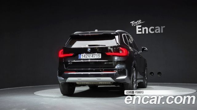 BMW X1 U11 xDrive 20i xLine - фото 3