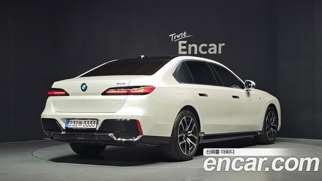 BMW 7-Series G70 740i sDrive M Sport - фото 1