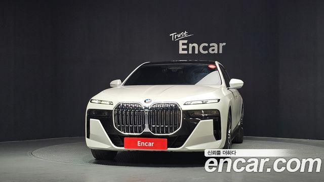 BMW 7-Series G70 740i sDrive M Sport - фото 2