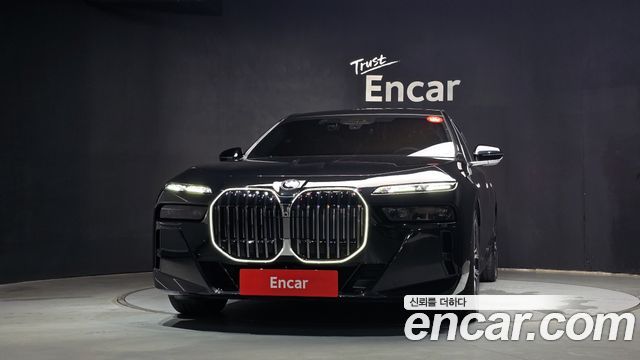 BMW 7-Series G70 740i xDrive M Sport - фото 2