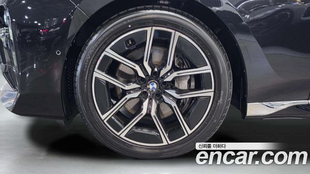 BMW 7-Series G70 740i xDrive M Sport - фото 4